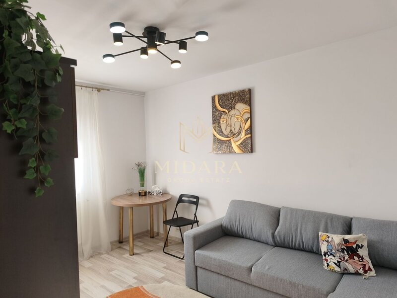 1 Decembrie, garsoniera de vanzare, renovata complet,